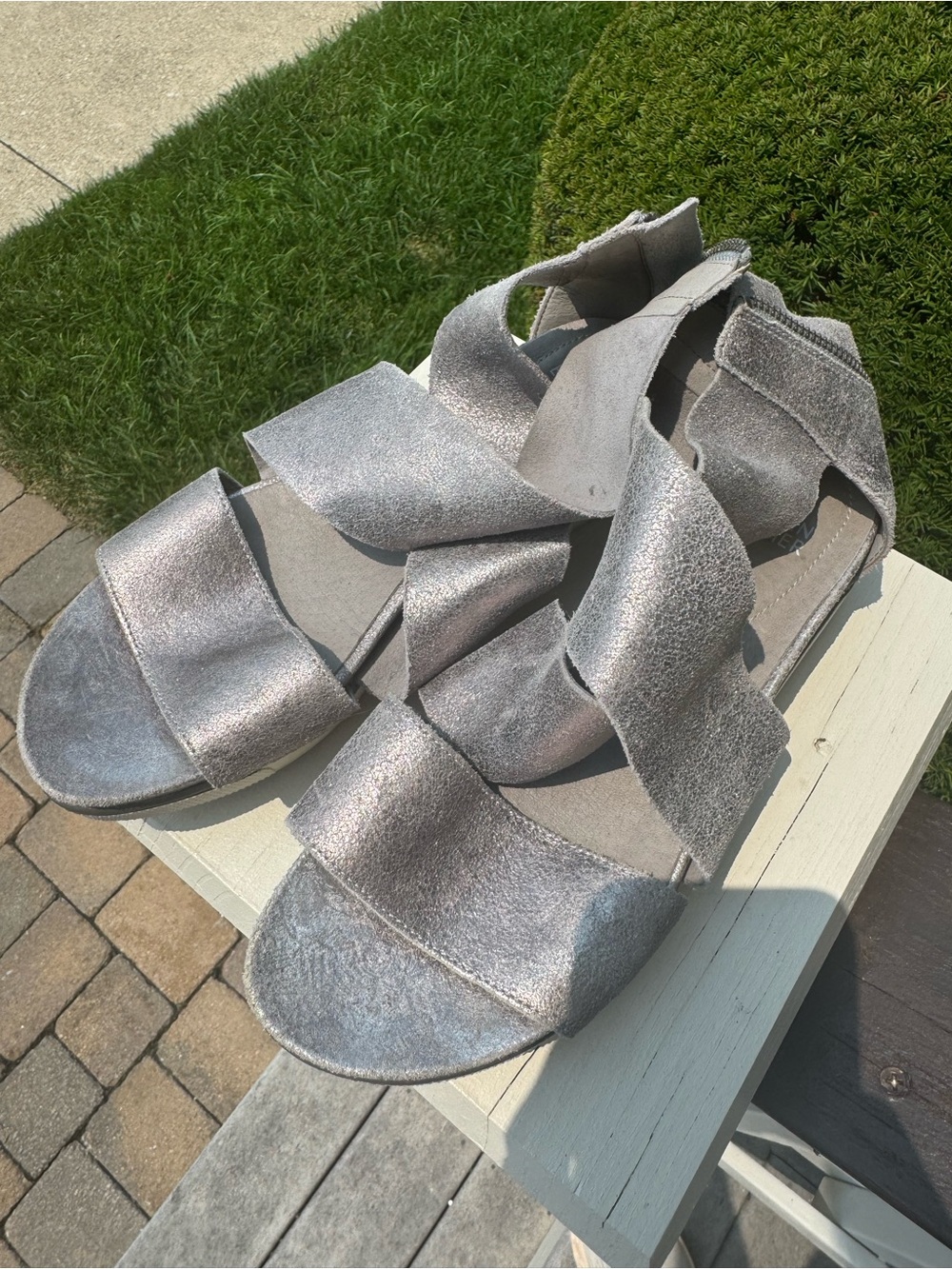 Women's Eileen Fisher Silver leather Metallic Strappy Sandals